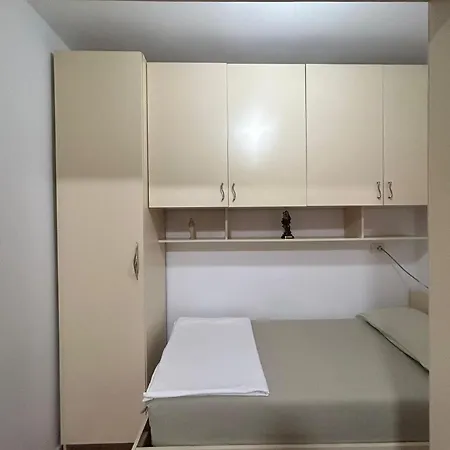 Lägenhet Alle's M Shyri