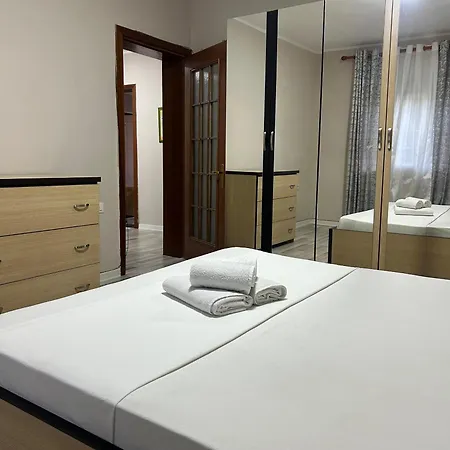 Alle's M Shyri Lägenhet